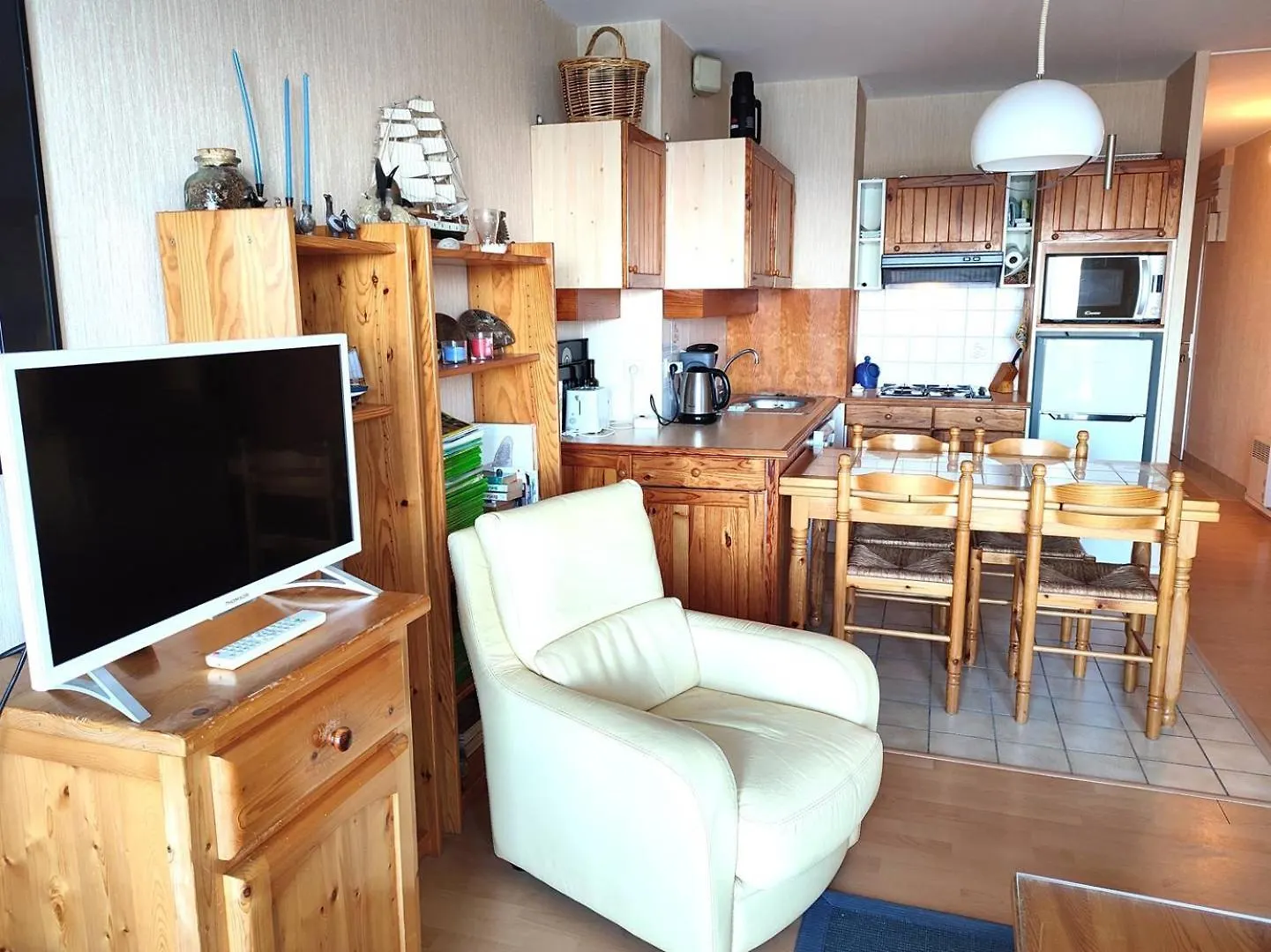 Appartement Avec Vue Exceptionnelle Sur Mer, Face Au Coz Pors A Tregastel - Ref 728